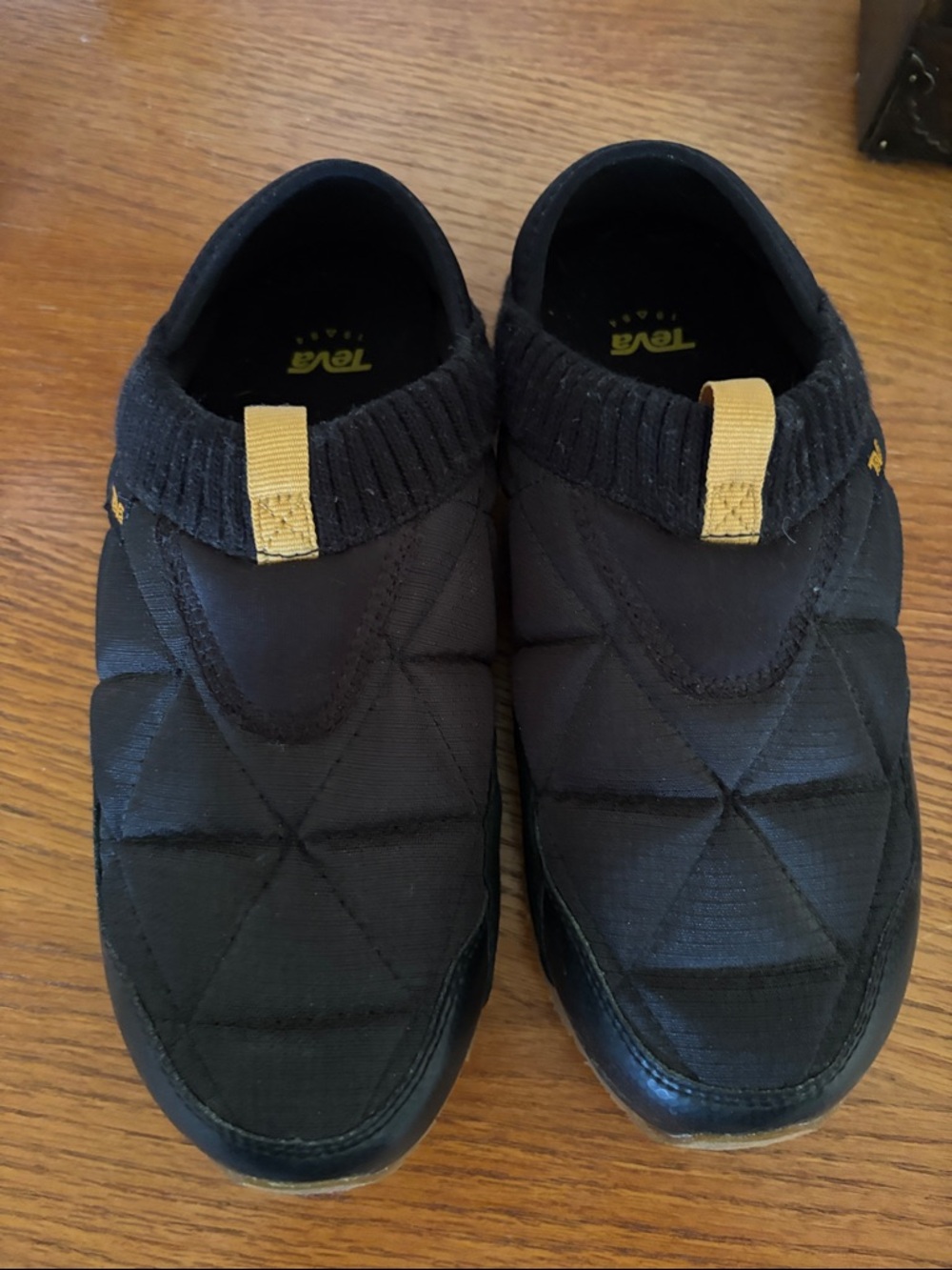 NWOT Teva Womens Black Quilted Slip-On Shoes with Yellow Pull Tabs
